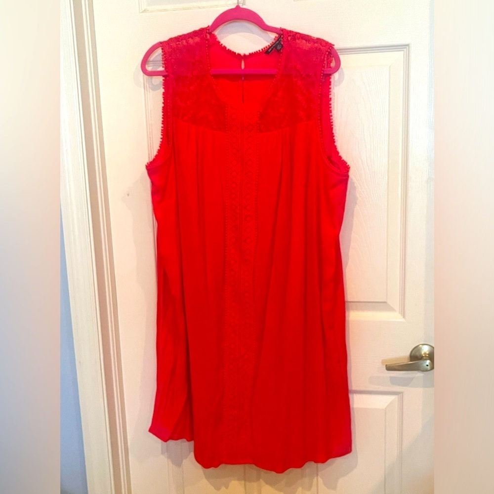 # 2X sleeveless lacy dress